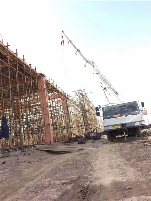 乌鲁木齐县25 吨、50 吨吊车怎么选？多大重量 / 半径适合对应车型？